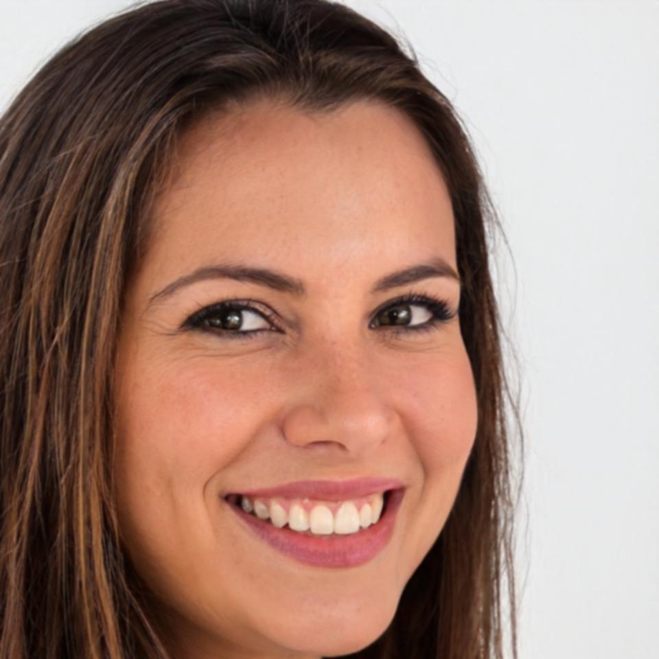 Freya Lund, Financial Data Specialist